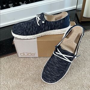 Hey Dude Woman or Men Dark Blue Slip-On Loafers   Wendy Sox- Navy New in box